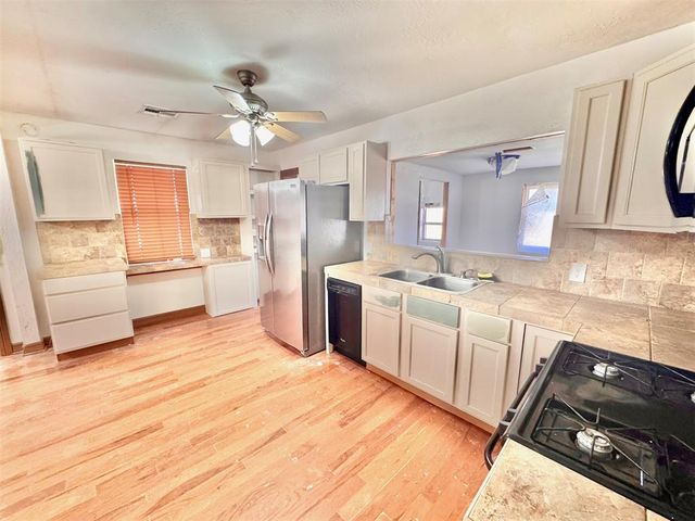 527 N Lahoma Avenue, Norman, OK 73069