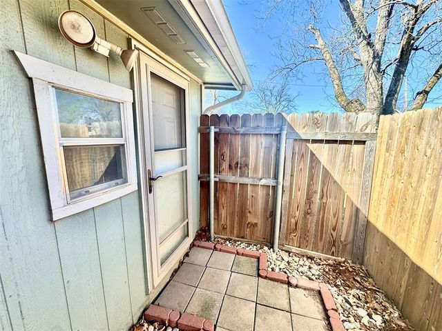 527 N Lahoma Avenue, Norman, OK 73069