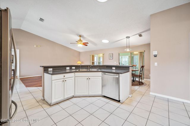 1527 Glencove Avenue NW, Palm Bay, FL 32907