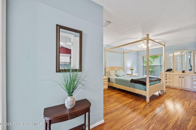 1527 Glencove Avenue NW, Palm Bay, FL 32907