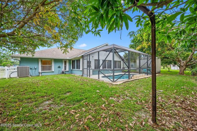 1527 Glencove Avenue NW, Palm Bay, FL 32907