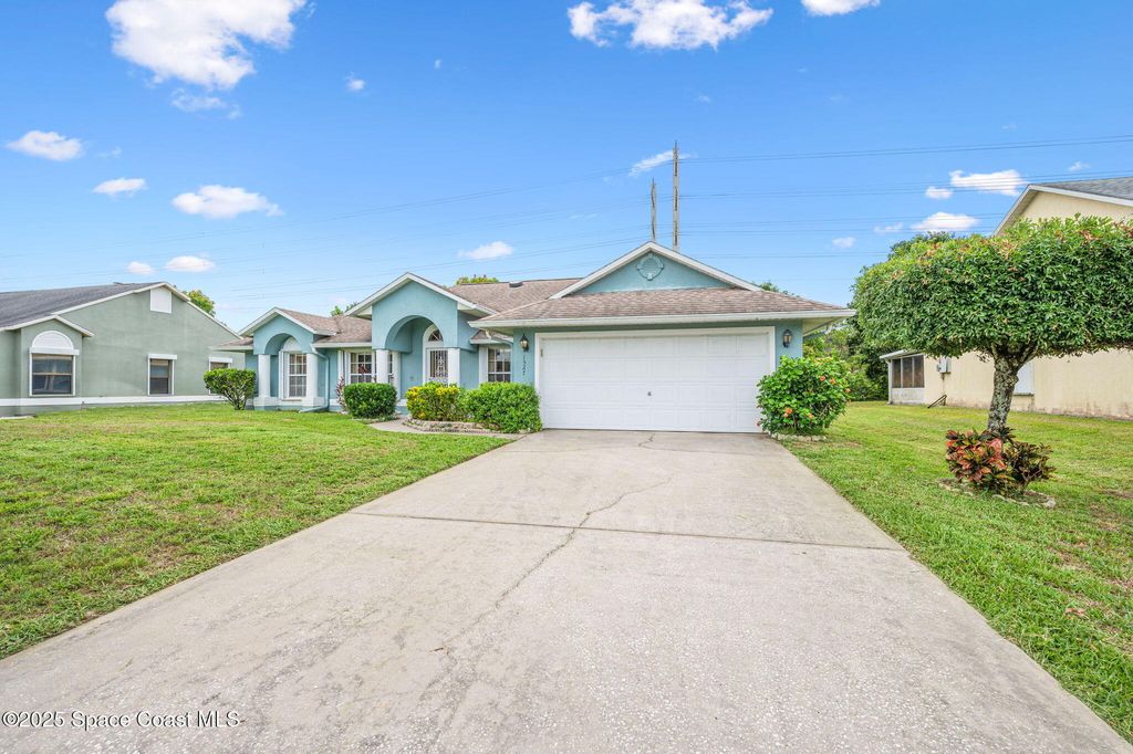 1527 Glencove Avenue NW, Palm Bay, FL 32907