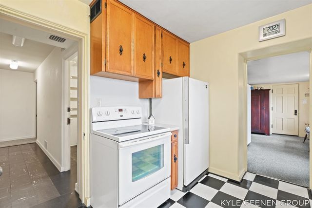 1418 Waukazoo Drive, Holland, MI 49424