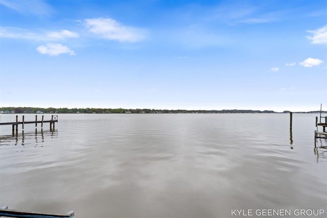 1418 Waukazoo Drive, Holland, MI 49424