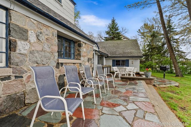 1418 Waukazoo Drive, Holland, MI 49424