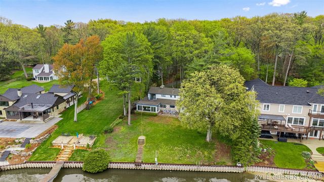 1418 Waukazoo Drive, Holland, MI 49424