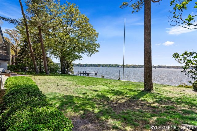 1418 Waukazoo Drive, Holland, MI 49424