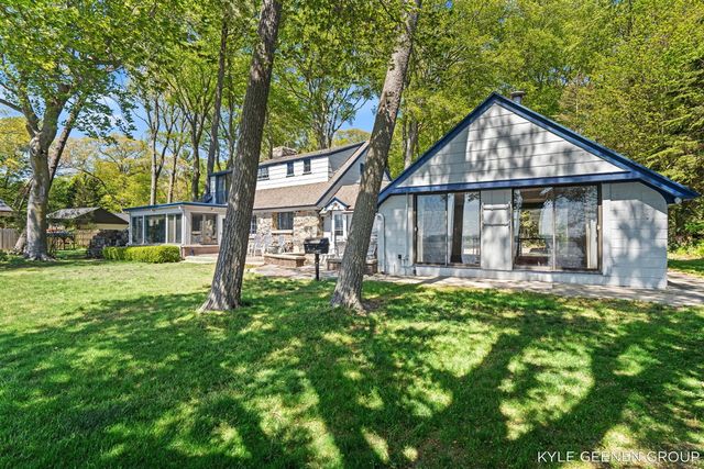 1418 Waukazoo Drive, Holland, MI 49424