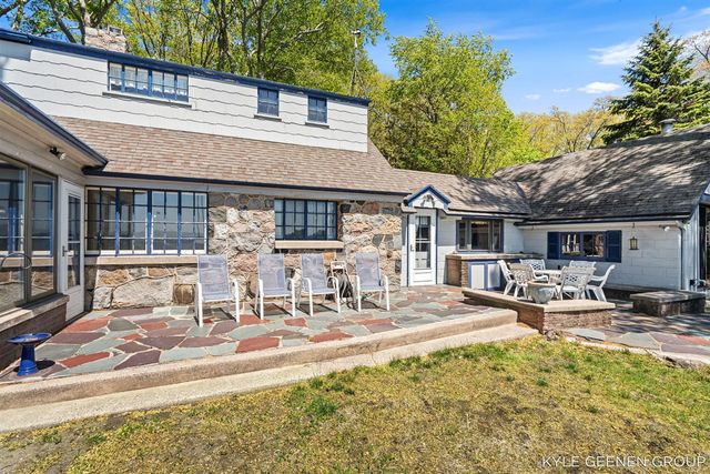 1418 Waukazoo Drive, Holland, MI 49424