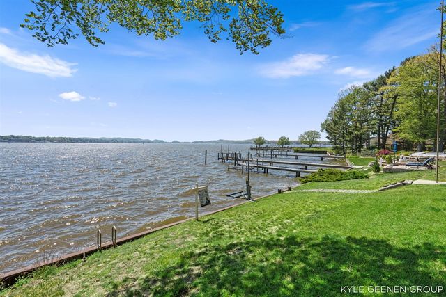 1418 Waukazoo Drive, Holland, MI 49424