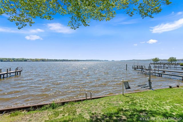 1418 Waukazoo Drive, Holland, MI 49424