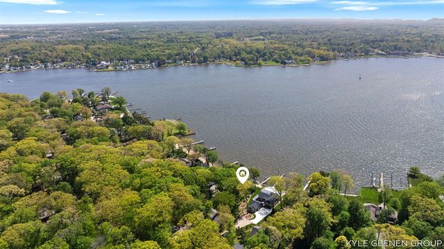 1418 Waukazoo Drive, Holland, MI 49424