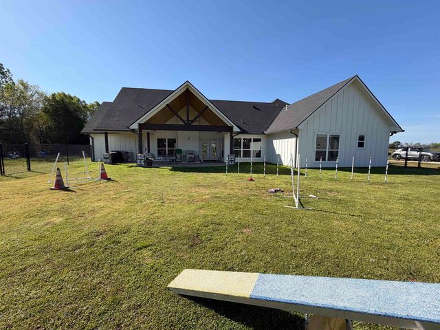 11649 E US Hwy 79, Henderson, TX 75652