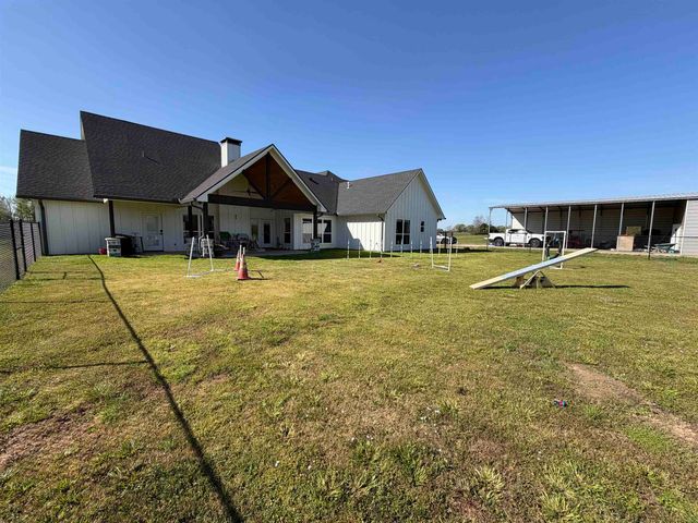 11649 E US Hwy 79, Henderson, TX 75652