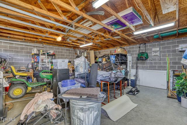 1746 Goshen Valley Road, Church Hill, TN 37642