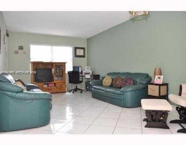 13101 Memorial Highway 219, North Miami, FL 33161
