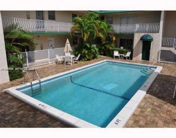 13101 Memorial Highway 219, North Miami, FL 33161