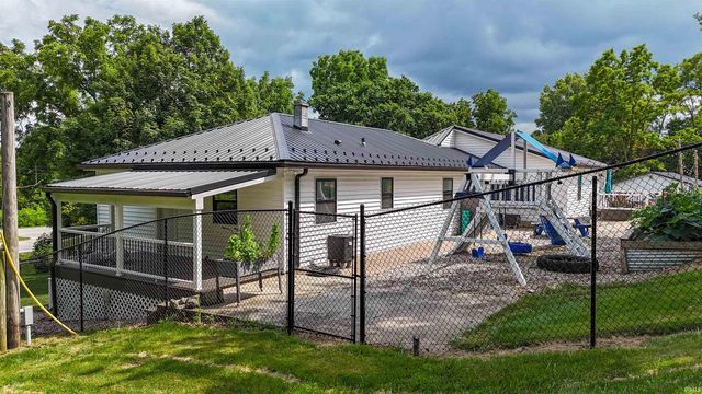 7082 N US Highway 24 East, Huntington, IN 46750