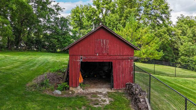 7082 N US Highway 24 East, Huntington, IN 46750