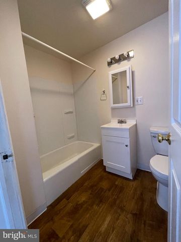 608 W WYOMISSING BLVD, West Lawn, PA 19609