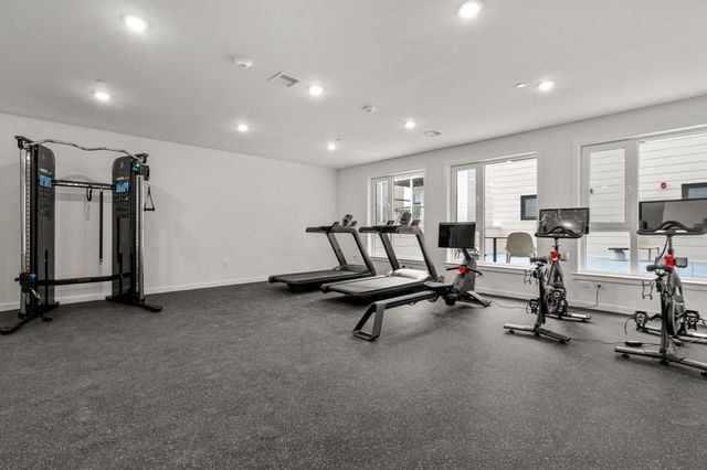 267 Old Colony Ave. 402, Boston, MA 02127