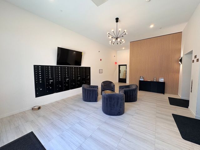 267 Old Colony Ave. 402, Boston, MA 02127
