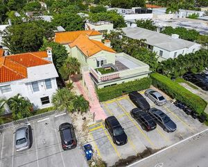2822 Pine Tree Drive, Miami Beach, FL 33140