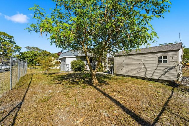 898 SE Evergreen Terrace, Port St. Lucie, Port St Lucie, FL 34983