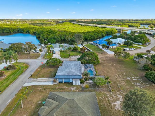 898 SE Evergreen Terrace, Port St. Lucie, Port St Lucie, FL 34983