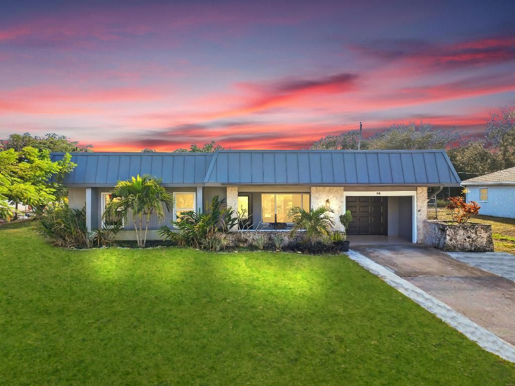 898 SE Evergreen Terrace, Port St. Lucie, Port St Lucie, FL 34983