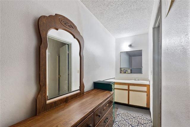 1020 N Kemp Avenue, Compton, CA 90220