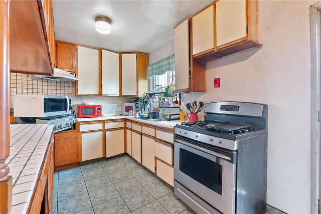 1020 N Kemp Avenue, Compton, CA 90220