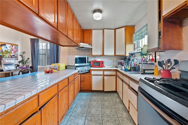 1020 N Kemp Avenue, Compton, CA 90220