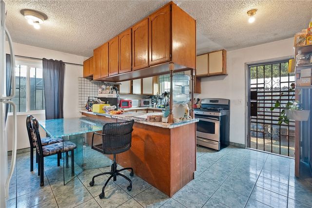 1020 N Kemp Avenue, Compton, CA 90220