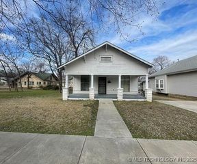 105 E 3rd Street, Okmulgee, OK 74447