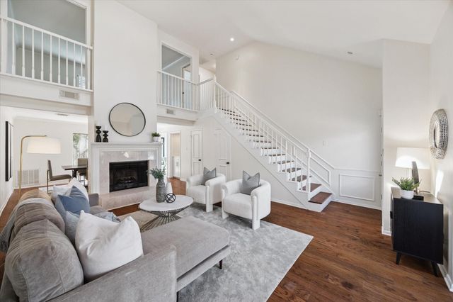 2422 Nantucket Drive C, Houston, TX 77057