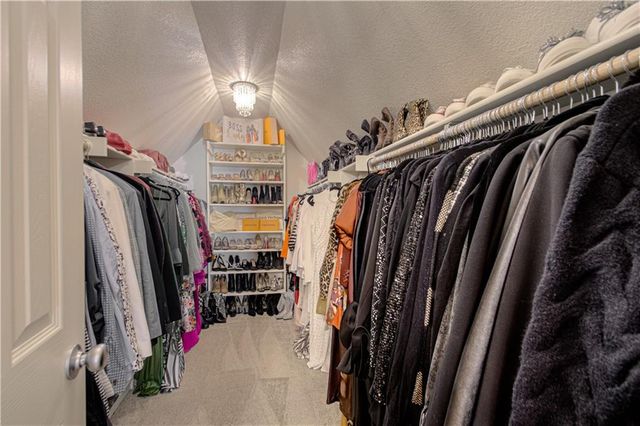 304 NE Hidden Valley Way, Lee's Summit, MO 64064