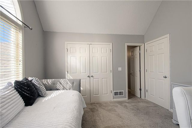 304 NE Hidden Valley Way, Lee's Summit, MO 64064