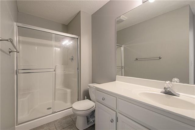 304 NE Hidden Valley Way, Lee's Summit, MO 64064