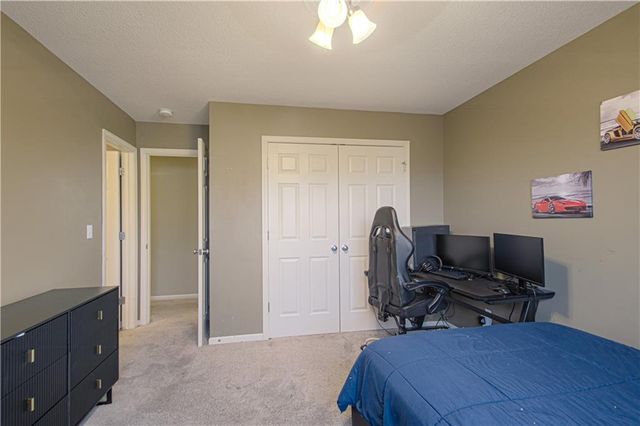 304 NE Hidden Valley Way, Lee's Summit, MO 64064