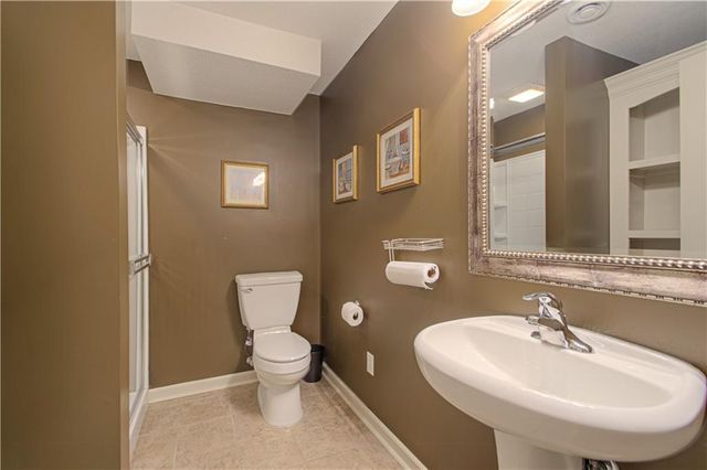 304 NE Hidden Valley Way, Lee's Summit, MO 64064