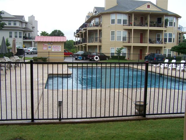 2164 Tanglewood Boulevard B202, Pottsboro, TX 75076