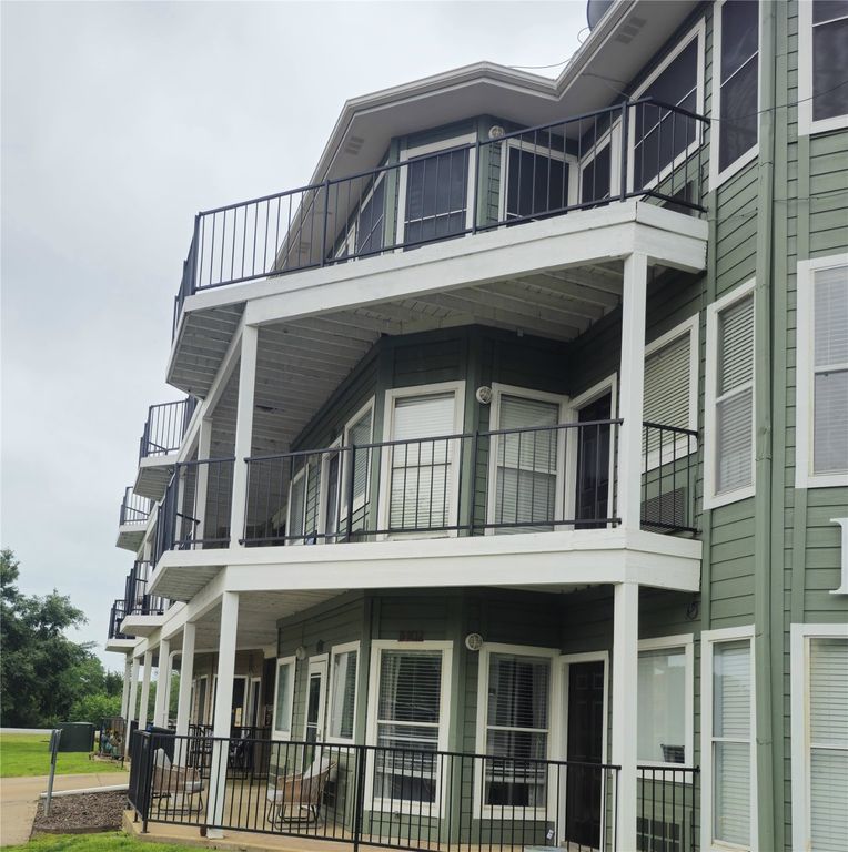 2164 Tanglewood Boulevard B202, Pottsboro, TX 75076