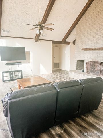 378 County Road 16 ., Valley Grande, AL 36701