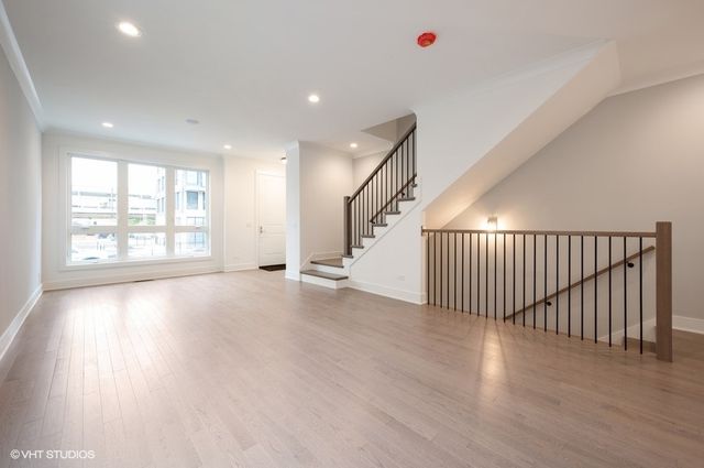 3915 S Calumet Avenue, Chicago, IL 60653