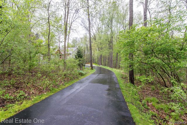 9474 Marshall Road, Green Oak Township, MI 48178