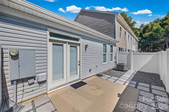 100 N Canyon Ridge Drive, Mount Holly, NC 28120