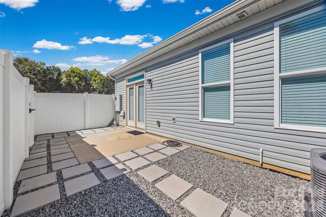 100 N Canyon Ridge Drive, Mount Holly, NC 28120