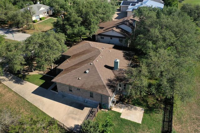 21457 Lakefront DR, Lago Vista, TX 78645