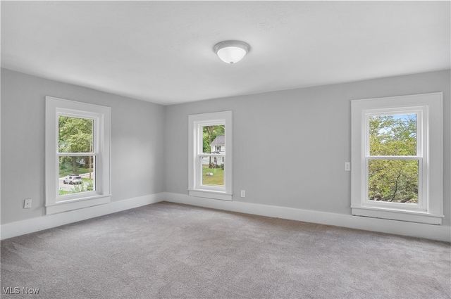 562 Tallmadge Road, Cuyahoga Falls, OH 44221